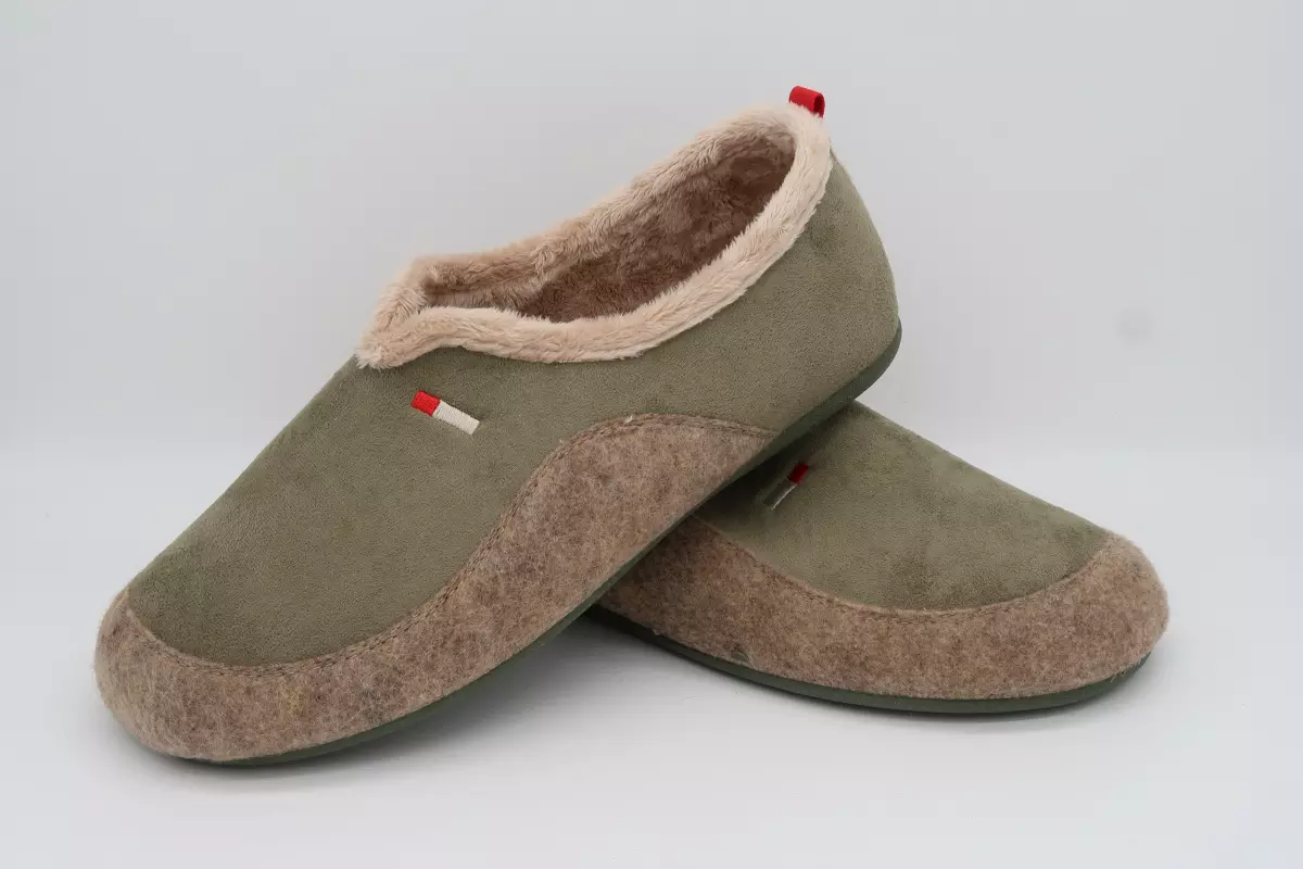 Zapatilla de casa cerrada 26 verde kaki Cabrera invierno