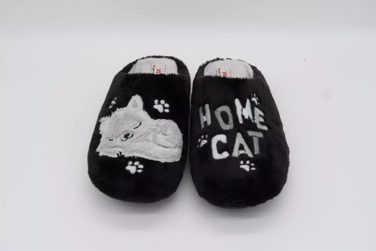 Zapatilla de casa destalonada con suela de goma. Dibujo gato 27 